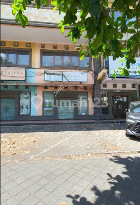 Ruko 3 Lantai di Kawasan Wisata Kuta - Hanya 4.5M