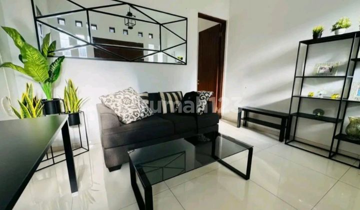 Jual Rumah 3 Lantai Siap Huni Di Setrasari Raya Jual Rumah 3 Lantai Siap Huni Di Setrasari Raya