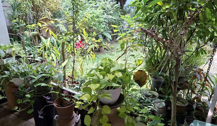 Jual Rumah Lokasi Strategis Cocok Untuk Cafe Di Wira Angun Bandung 2