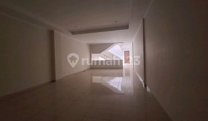 Disewakan Ruko 3 1/2 Lantai Lokasi Sangat Strategis Di Mainroad Otista Bandung
