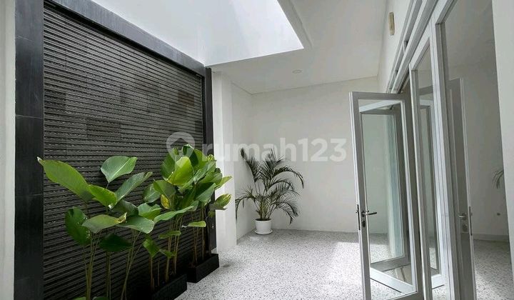 Jual Rumah Full Renovasi Siap Huni di Setraduta, Bandung