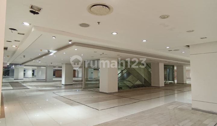 RENT A SPACIOUS 2838 SQ M OFFICE ON THE 6TH FLOOR IN BUILDING A, PASARAYA BLOK M, KEBAYORAN BARU, SOUTH JAKARTA RENT A SPACIOUS 2838 SQ M OFFICE ON THE 6TH FLOOR IN BUILDING A, PASARAYA BLOK M, KEBAYORAN BARU, SOUTH JAKARTA