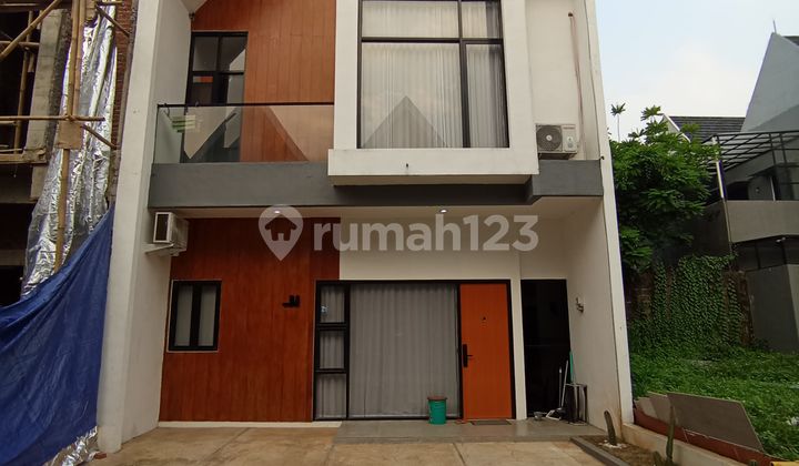 JUAL RUMAH CLUSTER PINGGIR JALAN DI THE GOLDEN NEST CILANGKAP JAKARTA TIMUR