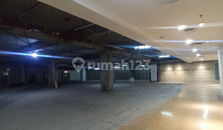 Sewa Office Luas 3260 di Gedung B Pasaraya Blok M Kebayoran Baru Jakarta Selatan