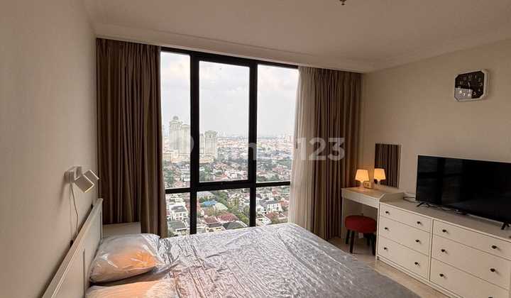 FOR RENT 3BR 28TH FLOOR PERMATA HIJAU SUITES APARTMENT SOUTH JAKARTA