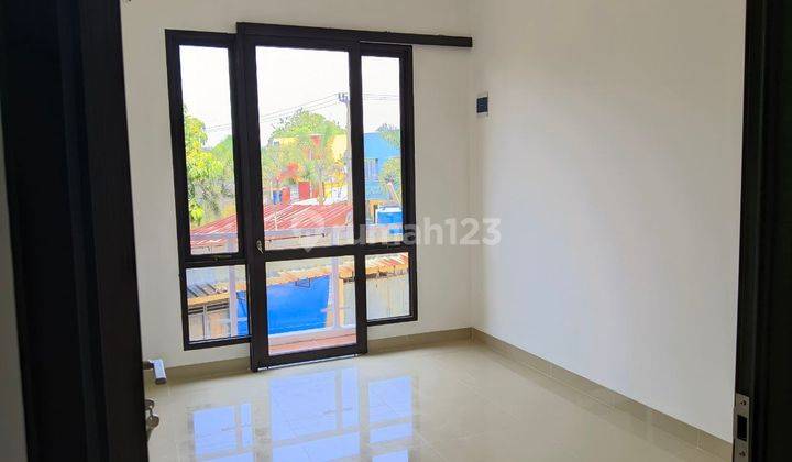Rumah Lokasi Strategis Desain Modern Dekat Stasiun Bojong Gede 2