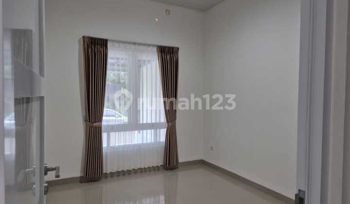 Rumah 3 BR di Cluster Hill Perumahan Paradise Serpong City, Tangerang Selatan