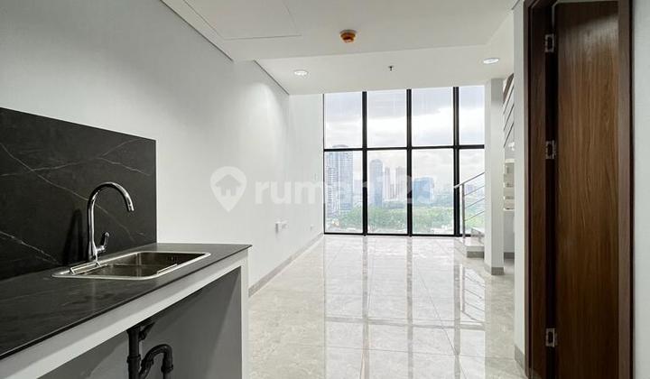 SOHO (Small Office, Small House) 2 Lantai Mezzanine Office Apartemen The Smith di Alam Sutera