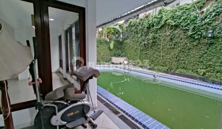 Rumah Bagus Kolam Renang Shm Di Pejaten Jakarta Selatan