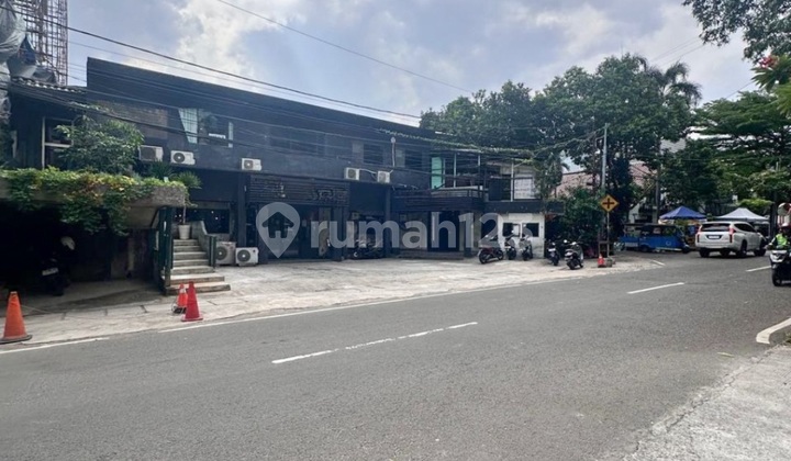 Bangunan Usaha Komersil Strategis Prime Area di Senayan Jakarta