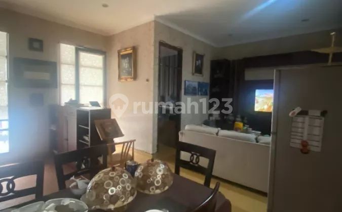 Nice House Suitable for Business Semi Furnished SHM Panglima Polim, South Jakarta