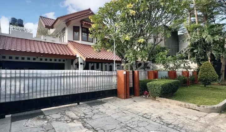 Rumah Bangunan Komersil Strategis Prime Area di Senayan Jakarta