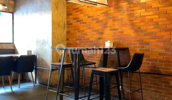 Prime Area Strategic Commercial Business Building in Senayan Jakarta 2