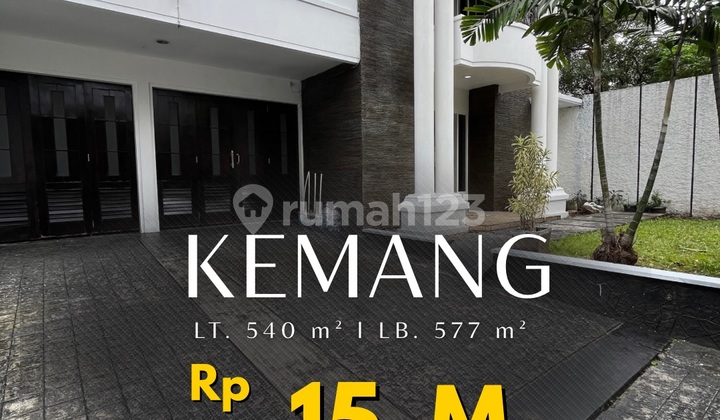 Rumah Bergaya Classic Lokasi Strategis di Kemang Jakarta Selatan