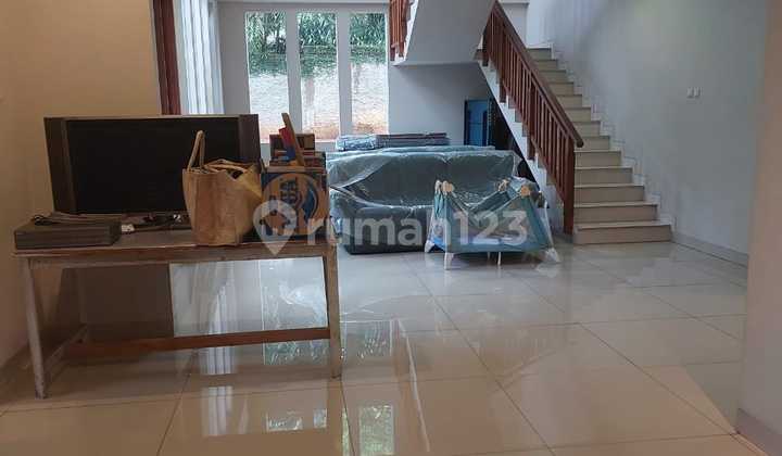 Luxury Ready-to-Occupy House in an Elite Complex in Rempoa Tangerang 2