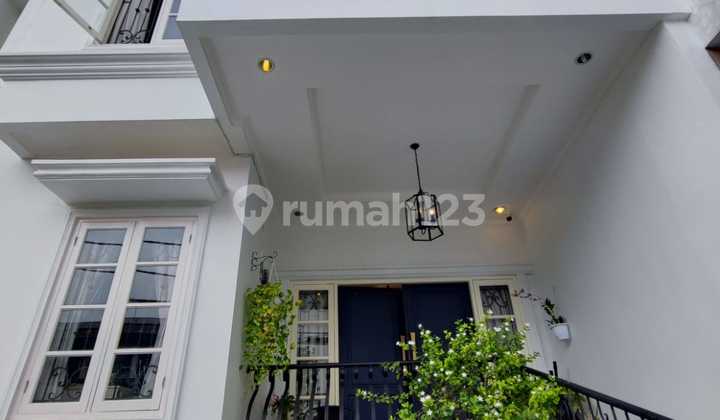 Minimalist Luxury House in Ragunan Simatupang, South Jakarta Minimalist Luxury House in Ragunan Simatupang, South Jakarta