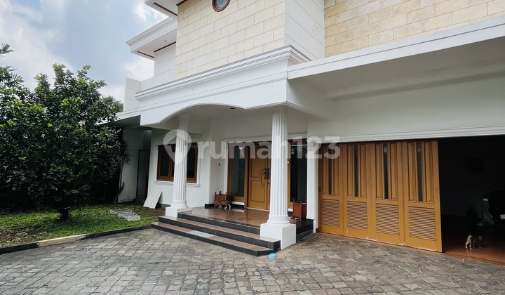 Classic Style Luxury House in Kemang, South Jakarta