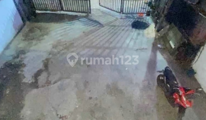 For Sale Fast, Roadside Commercial House in Lenteng Agung 2