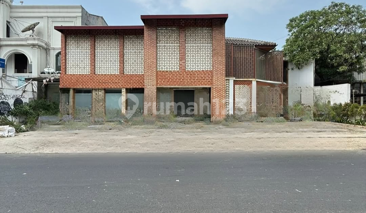 Tempat Usaha Komersil Strategis di Kemang Jakarta Selatan