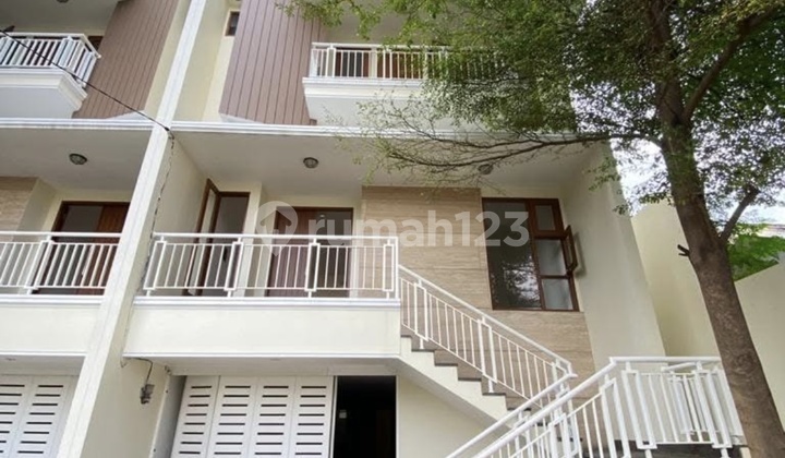 Rumah Modern Dalam Cluster Di Pejaten Barat Jakarta Selatan