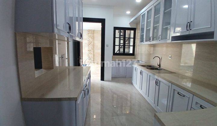  Rumah 4 Lantai Semi Furnished Bagus, Shm Di Kebayoran Baru 2