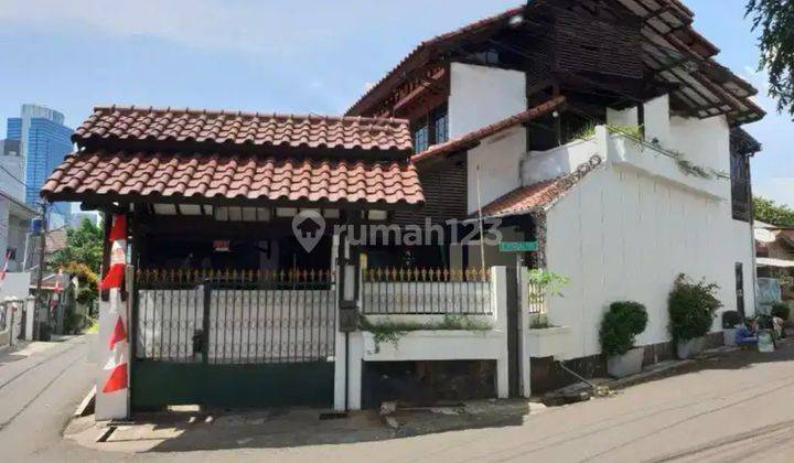 Rumah Semi Furnished Bagus di Kebayoran Baru 2