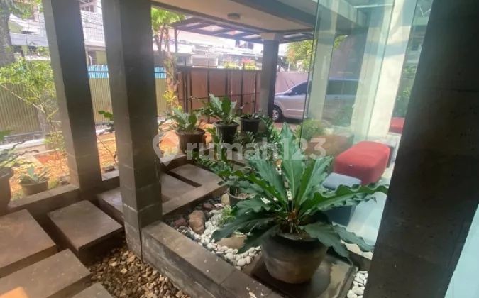 Nice House Suitable for Business Semi Furnished SHM Panglima Polim, South Jakarta
