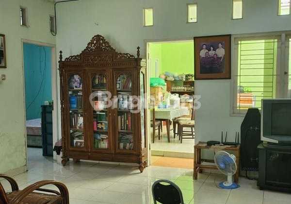 House on Flood-Free Boulevard 2