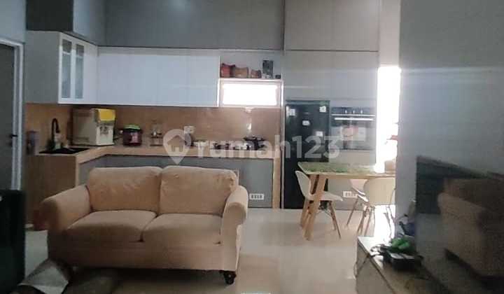 House ready to live in with a very comfortable and peaceful mountain view. 2