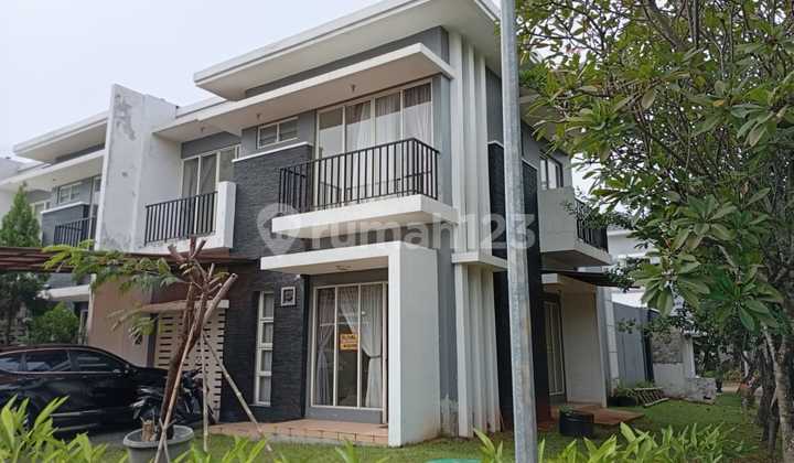 Rumah, 2 Lantai, Dekat Universitas, Dekat Akses Tol,