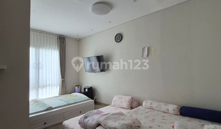 For Sale 3-Story Residential House in Whelford Greenwich Park Cluster 2