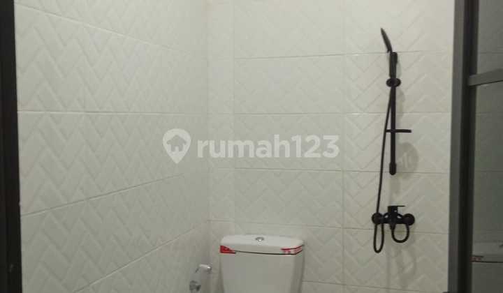 For Sale: 2-Story Ready-to-Occupy House in Clematis Cluster, Metland Puri 2