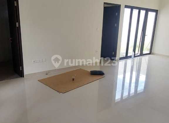 Dijual Rumah 2 Lantai Siap Huni Diater Waterfront Modernland 2