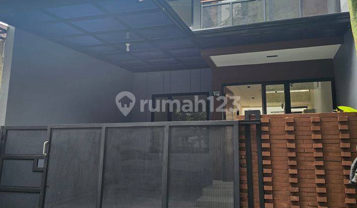 Rumah Simpel Rapihdi Kencanaloka BSD Tangerang Selatan