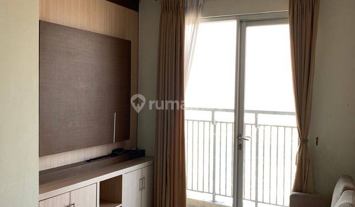  Apartemen Cosmo Mansion 3 Kamar Tidur Semi Furnished Bagus 2