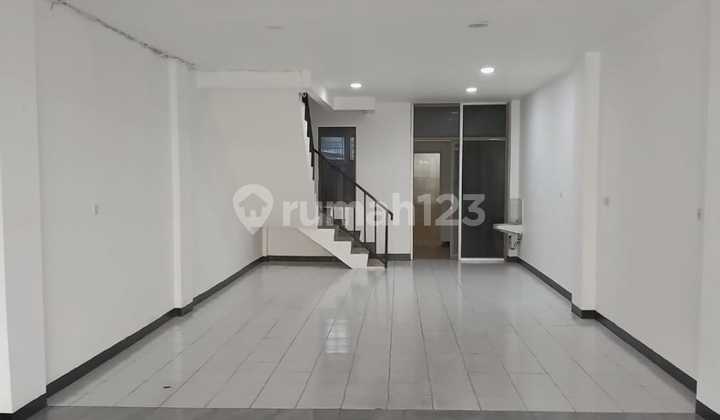 Ruko 3 Lantai Kosambi Baru Jakarta Barat Sudah ada Ruang Office 
