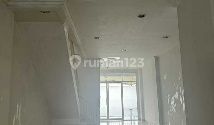 Ruko Green Lake City Facing Main Road Includes 3 AC Units Near Toll Road 2