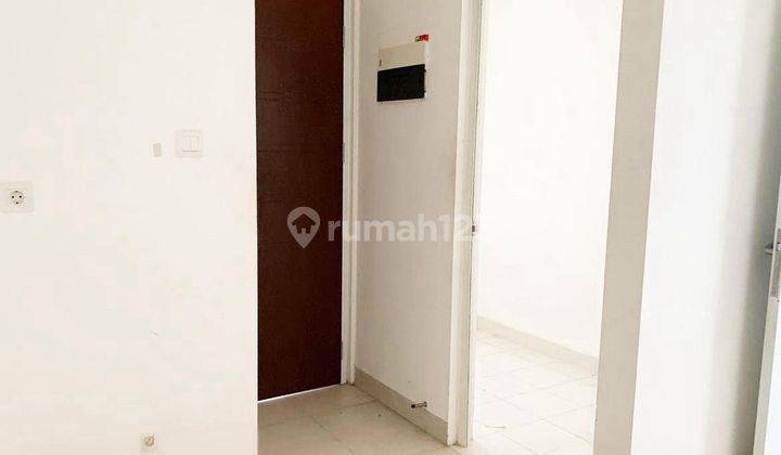 Rumah 2 Lantai  The Riviera hadap selatan siap huni rapih 2