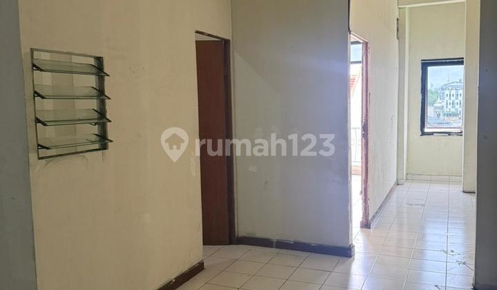 Tomang Rawa Kepa Utama 3-Story Shop House Ready to Occupied Friendly Price 2