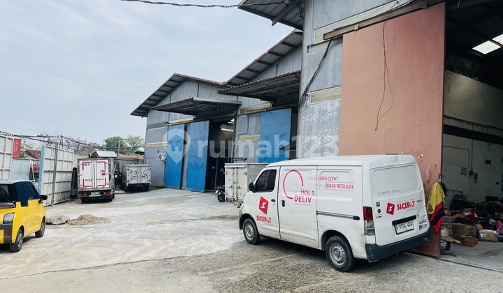 Warehouse 306 Meters in DPR Cipondoh Plot with 75-Meter Office