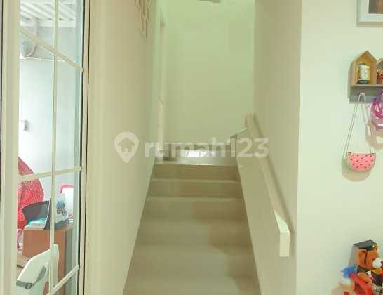 Rumah Suvarna Sutera 2 Lantai Semi Furnished Siap AJB Jual Murah 2