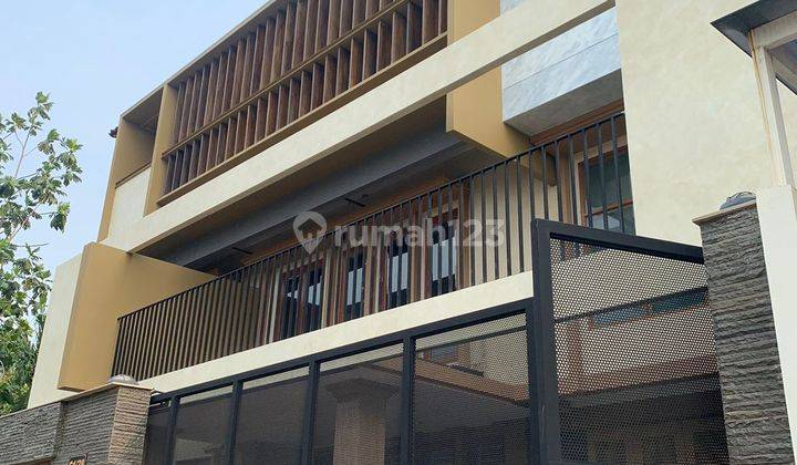 Rumah Mewah 4 Lantai Di Meruya Posisi Hoek Siap Huni 2