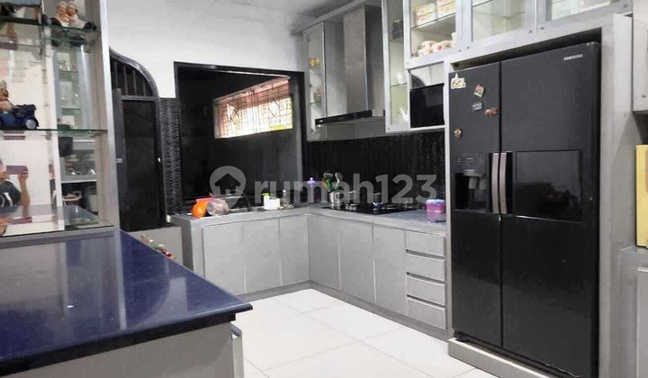 Super Spacious House in Cipinang Melayu SHM Comfortable and Safe Neighborhood
