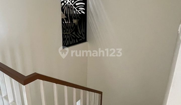 Rumah 2,5 Lantai First Stone Cluster Agate Full Renovasi Jual Murah 2