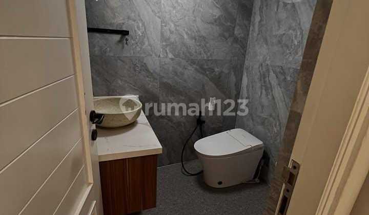 Rumah 2 Lantai Full Bangunan Puri Mansion Jakarta Barat Dekat Tol