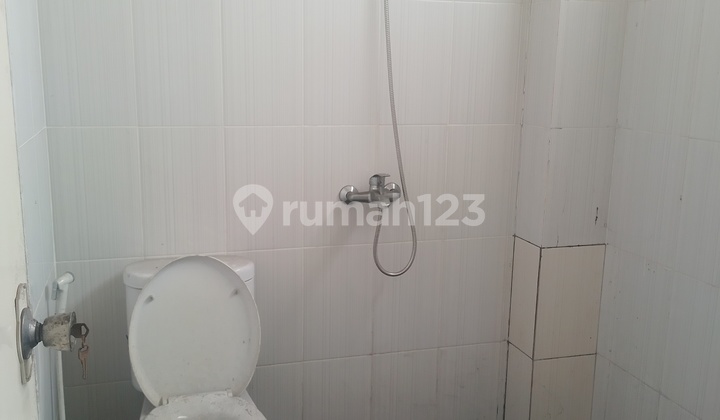 For Rent 3-Story Shophouse in Petukangan Selatan, Pesanggrahan, South Jakarta 2