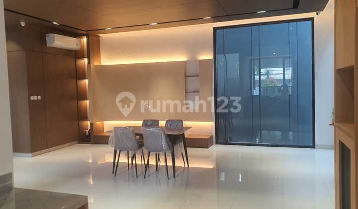 Rumah Mewah Bangunan Baru Taman Villa Meruya Dekat Anwa Raqcuet Club