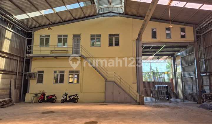 Rented Warehouse and Office 800 Meters in DPR Cipondoh Plot Rented Warehouse and Office 800 Meters in DPR Cipondoh Plot