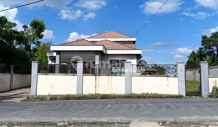 Rumah Mewah Ditengah Kota Jl. Arifin Ahmad Tanahnya Luas 2