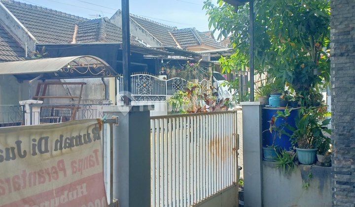 2-Story House in Tasik Madu Housing Estate, Ready to Occupy 2